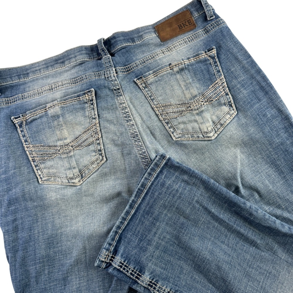 BKE Derek Bootleg Jeans Mens 38R (38x31) Blue Medium Wash Distressed Denim